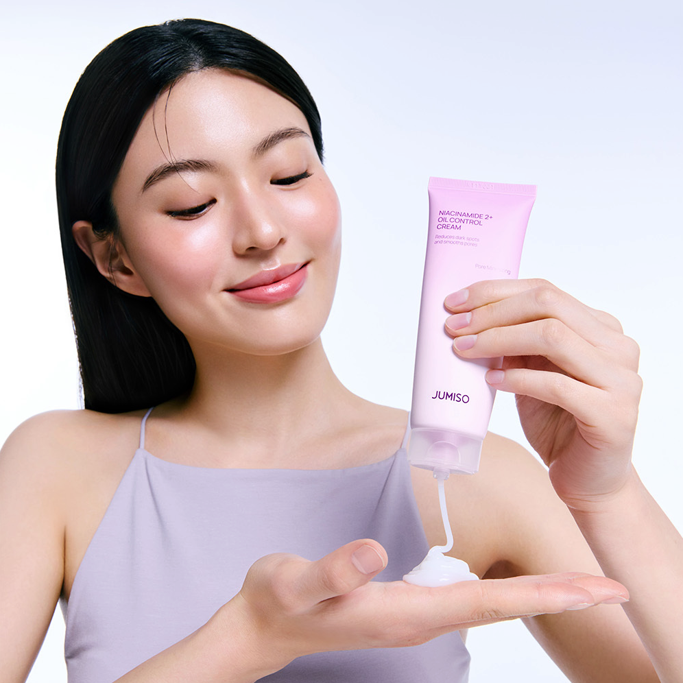 JUMISO : la marque K-beauty Waterfull Hyaluronic et Snail Mucin souriante - Ma Petite Corée