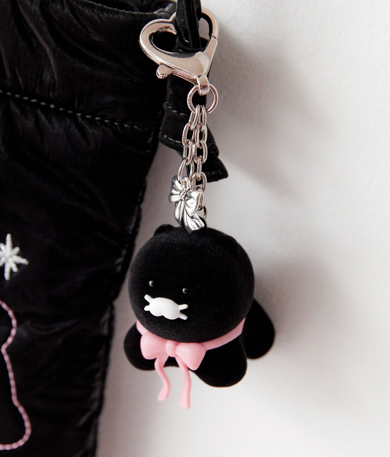 KAKAO FRIENDS - Noir Figurine Porte-cles Chunsik - Detail 4