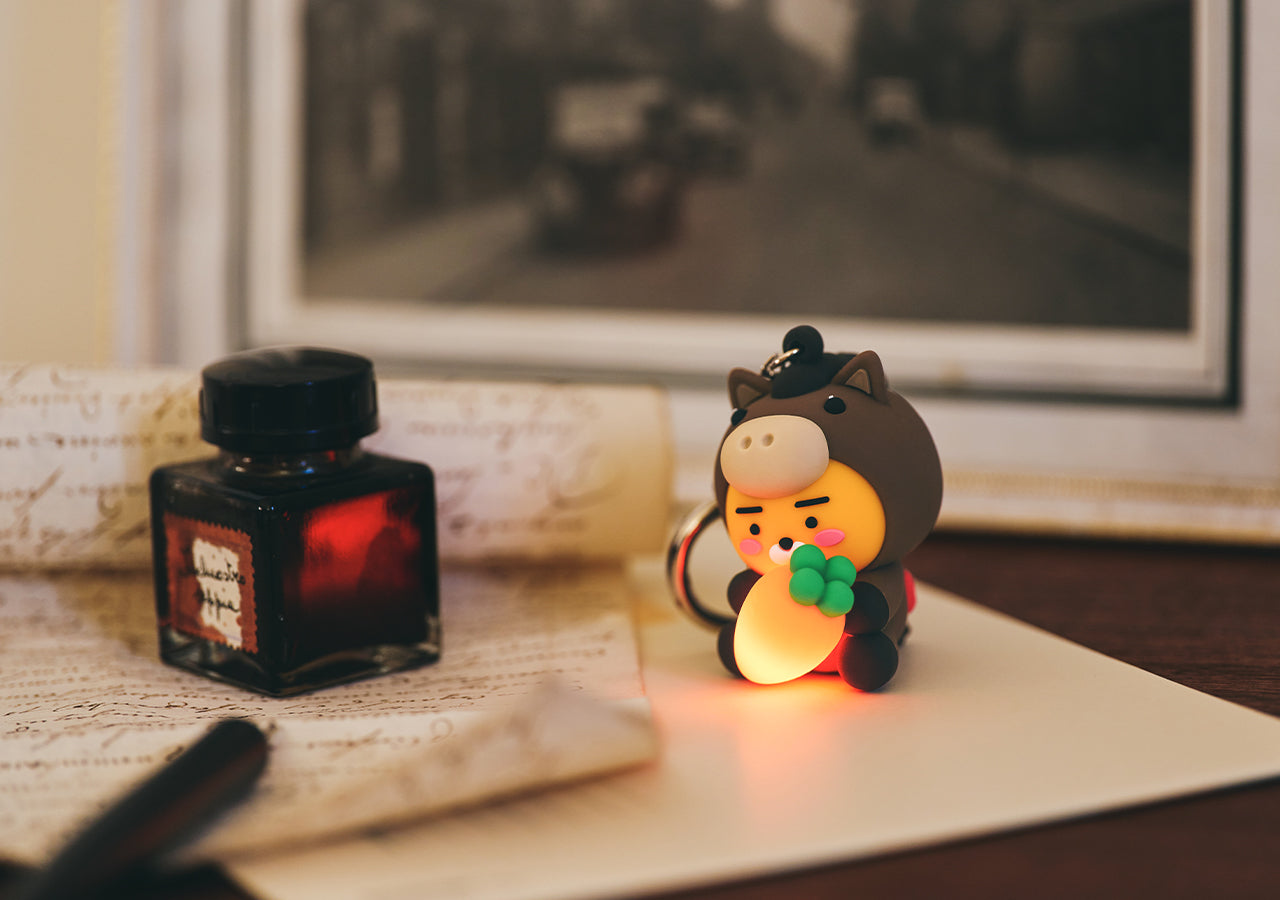 KAKAO FRIENDS - LED Figurine Porte-cles Ryan - Detail 4