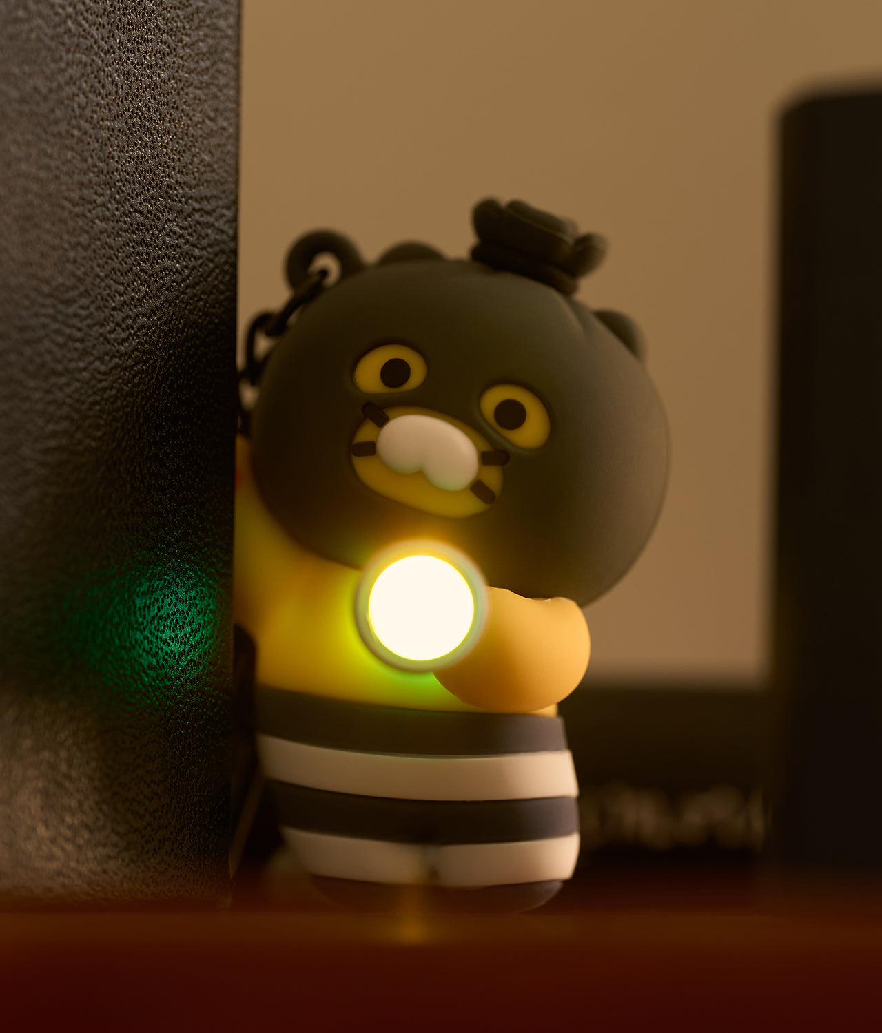 KAKAO FRIENDS - Figurine Porte-cles Chunsik - Detail 4
