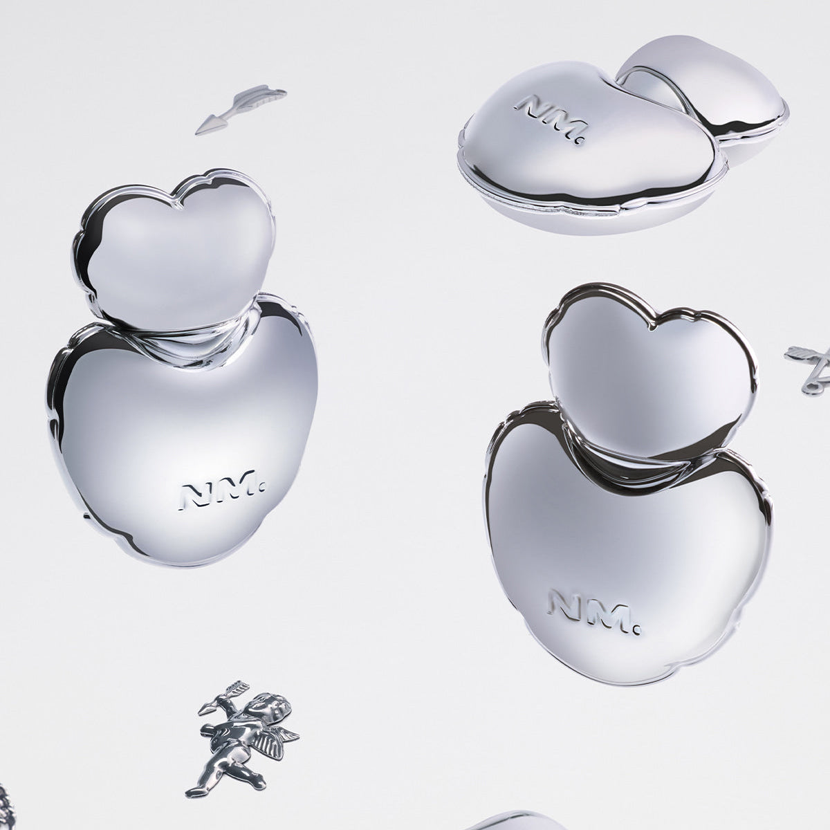 NAMING Blurry Heart Lip Tint de la marque NAMING, visuel en cœur flouté sur fond blanc, flacons effet miroir.