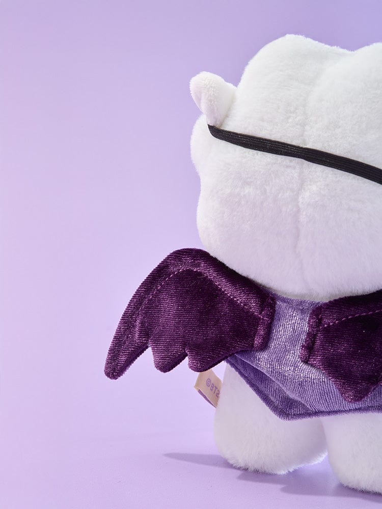 BT21 ANGEL & VILLAIN COSTUME CLOSET - VILLAIN : peluche violette sur fond violet, détail du costume, LINE FRIENDS/BTS