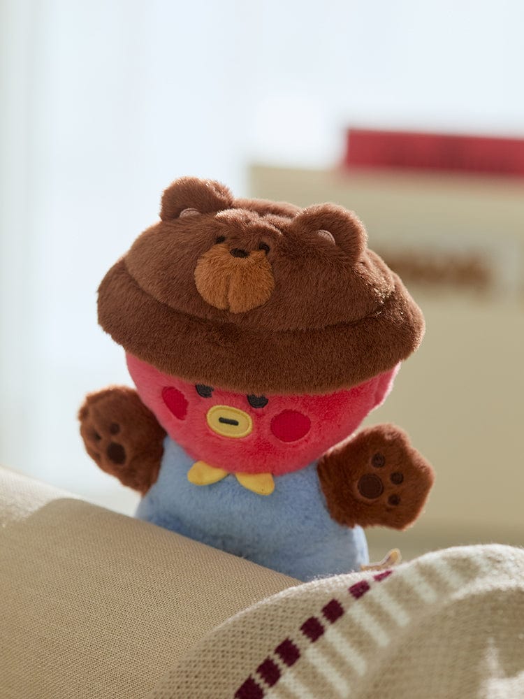 BT21 BABY COSTUME PLUSH CLOSET - BEAR FLUFFY, peluche bébé bear brune dans une chambre, LINE FRIENDS