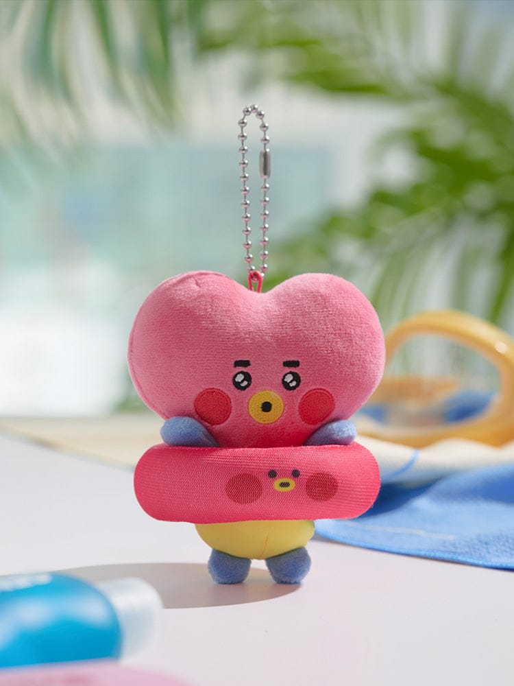 BT21 BABY PLUSH KEYRING SPLASH EDITION, porte-clés bébé en peluche cœur rose BTS LINE FRIENDS sur table