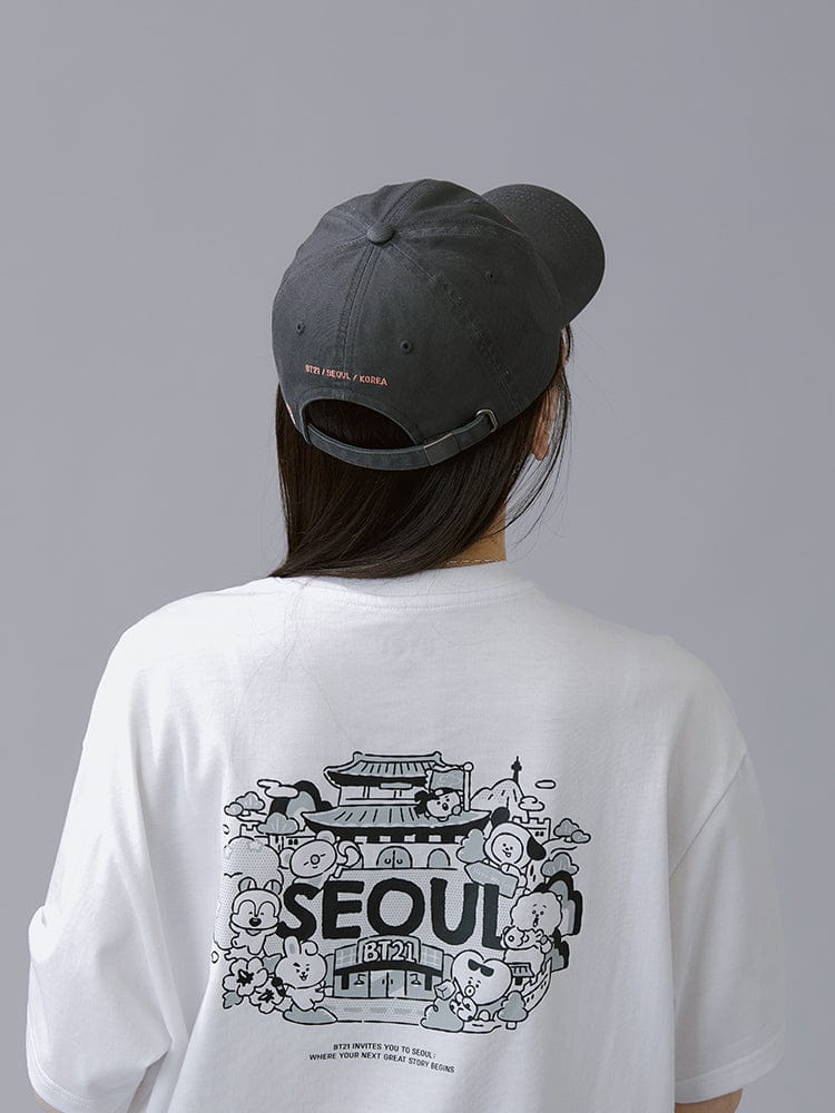 BT21 BASEBALL CAP SEOUL EDITION, casquette officielle LINE FRIENDS, vue de dos avec motif SEOUL et K-pop BTS sur fond gris