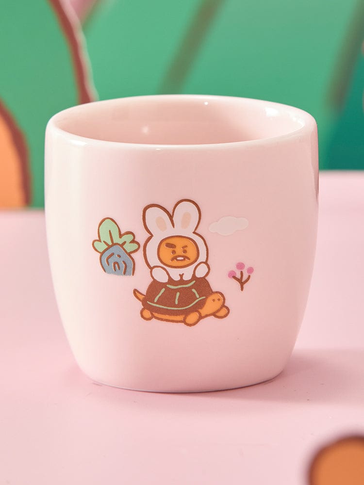 BT21 CERAMIC MINI CUP KEYRING K-TOKKI, porte-clés officiel en céramique K-Tokki, tasse rose sur fond vert clair
