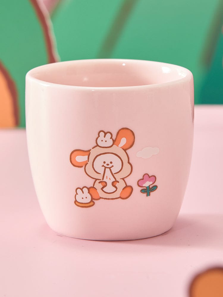 BT21 CERAMIC MINI CUP KEYRING K-TOKKI, mini tasse porte-clés en céramique rose avec motif K-Tokki, fans K-pop.
