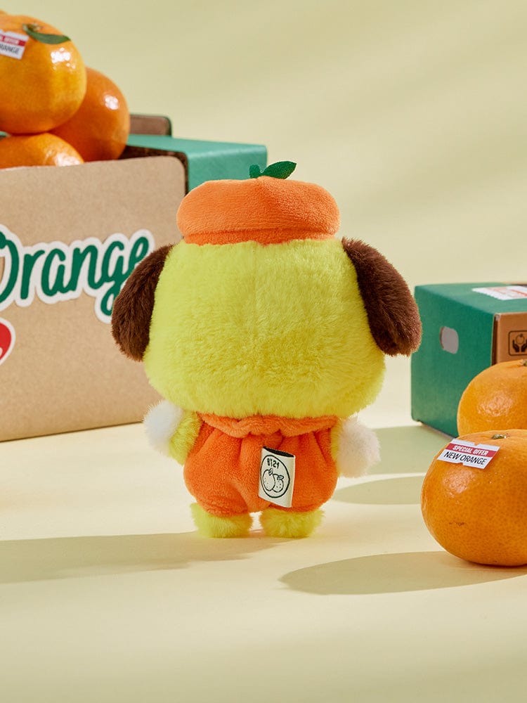 BT21 CHIMMY BABY PLUSH ORANGE PARTY, peluche officielle orange, sur étagère avec boîtes, décor chambre, style figurine.