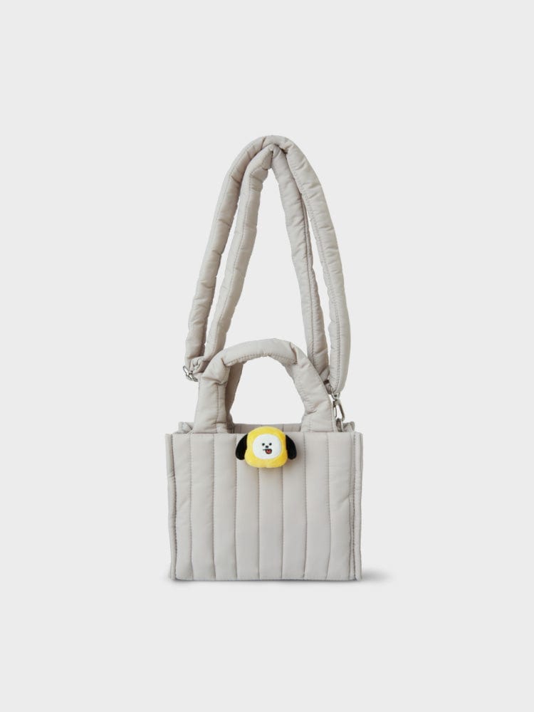BT21 CHIMMY QUILTED BAG WITH FACE PLUSH BADGE WINTER EDITION, sac matelassé avec badge peluche CHIMMY BT21 en hiver