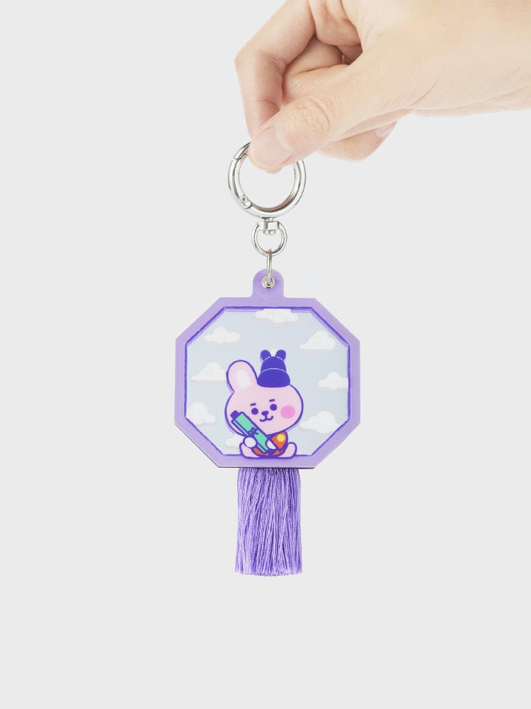 BT21 COOKY BABY MIRROR KEYRING K-EDITION ver.2, porte-clés officiel LINE FRIENDS avec miroir, main tenant le modèle