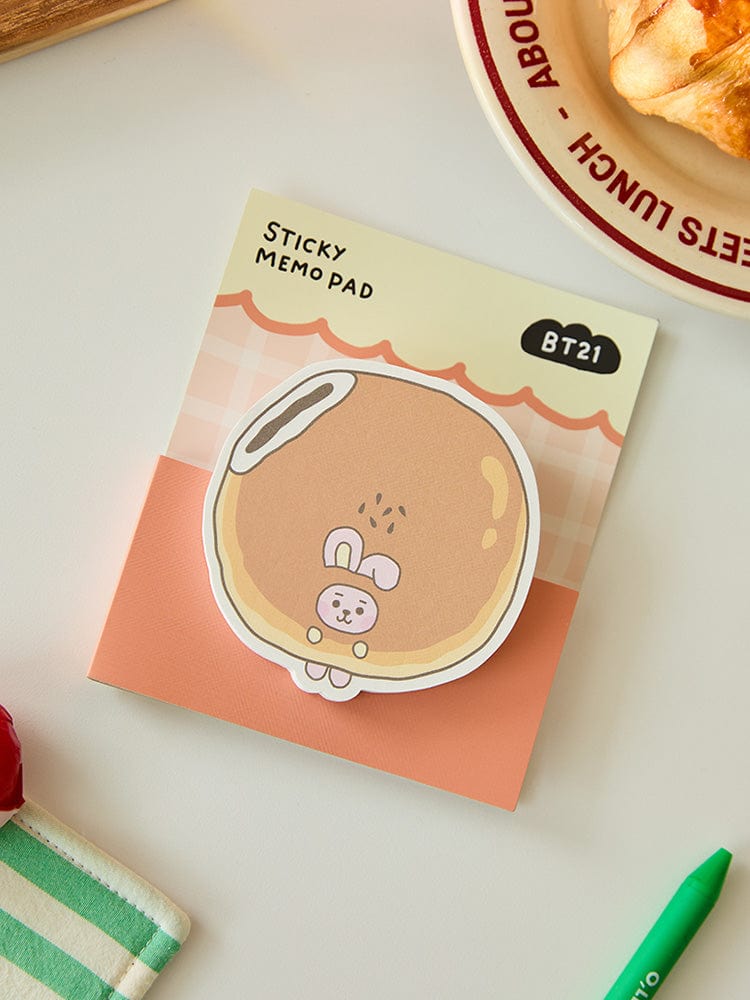 BT21 COOKY BABY STICKY MEMO NOTEPADS BAKERY SHOP : bloc mémo autocollant COOKY sur fond de cuisine, design LINE FRIENDS.