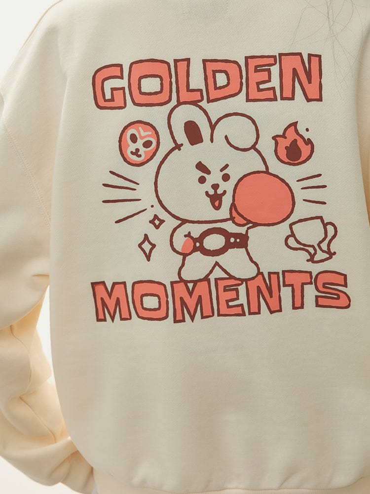 BT21 COOKY BASIC SWEATSHIRT 2025 F/W : sweat crème officiel LINE FRIENDS avec COOKY “Golden Moments” en visuel frontal