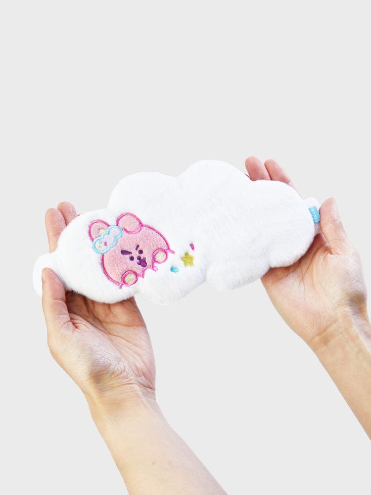 BT21 COOKY SLEEP SHADE ON THE CLOUD EDITION : peluche nuage douce LINE FRIENDS, mains tenant la couverture kawaii