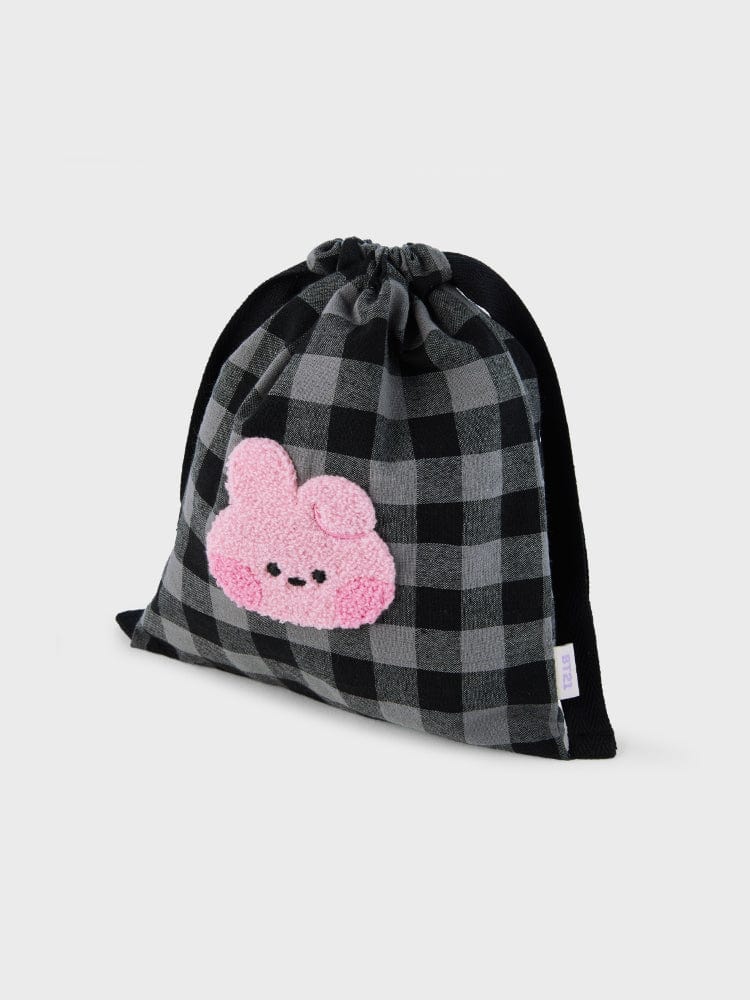 BT21 COOKY minini STRING POUCH BASIC : pochette string noire à carreaux avec visuel COOKY, style minimaliste LINE FRIENDS.
