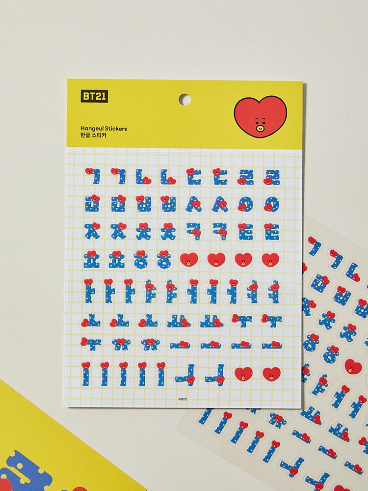 BT21 HANGEUL STICKER SOUVENIR LINE FRIENDS : stickers coréens Hangeul sur blister, personnages BT21 sur fond jaune.
