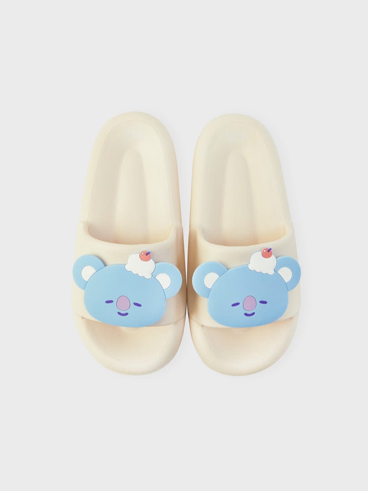 BT21 KOYA SLIPPERS ON THE CLOUD EDITION, chaussons KOYA RM sous licence LINE FRIENDS, style kawaii sur fond clair