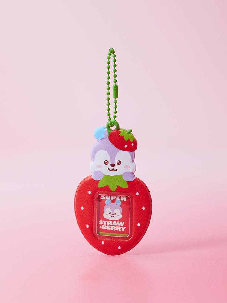 BT21 MINI PHOTO HOLDER KEYRING STRAWBERRY PARTY : porte-clés officiel BT21 en forme de fraise, sur fond rose pastel.