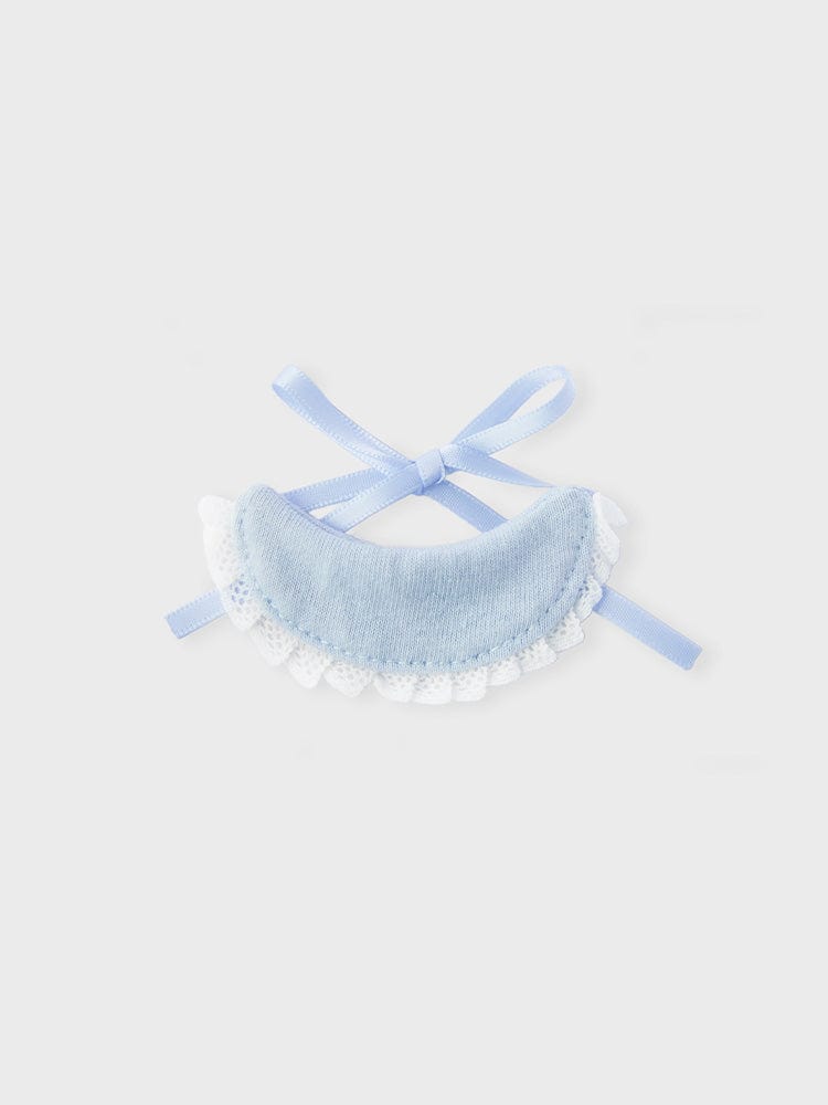 BT21 NEWBORN BABY CLOSET - DIAPER : petit ensemble peluche bleu avec ruban, fond clair, décor chambre bébé LINE FRIENDS