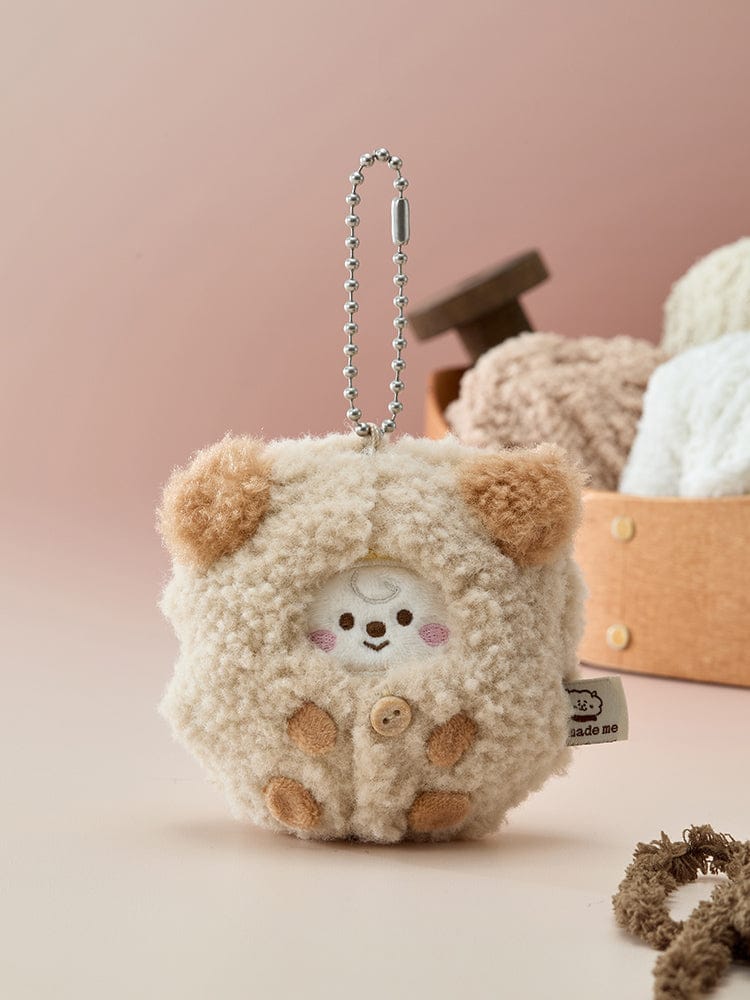 BT21 PLUSH KEYRING MADE BY RJ, porte-clés peluche alpaga Jin, accessoire officiel LINE FRIENDS, sur fond rose.