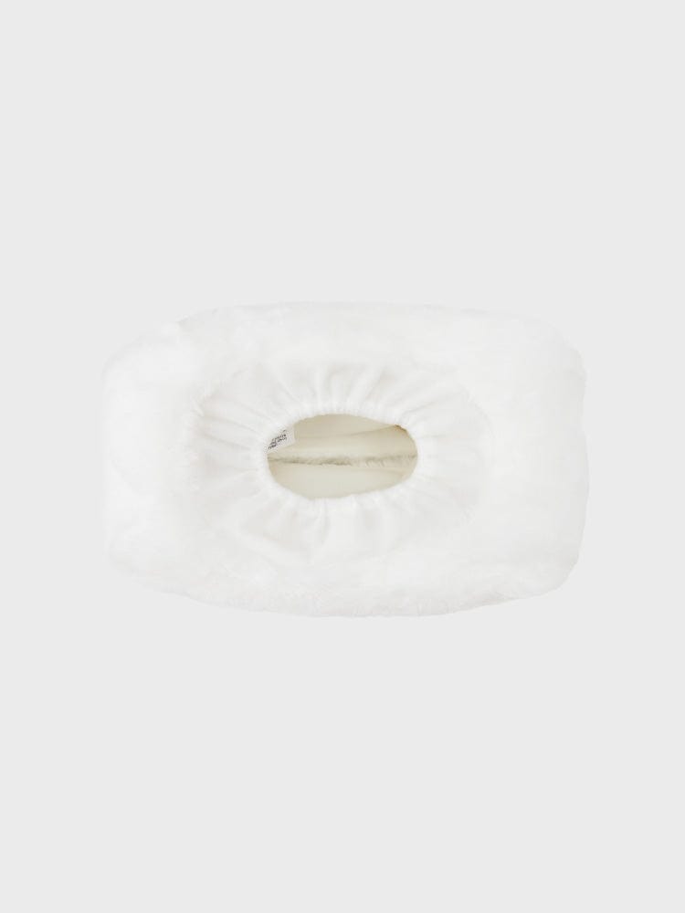 BT21 RJ PLUSH TISSUE HOLDER COZY HOME : peluche RJ alpaga LINE FRIENDS tenant un porte-mouchoirs, décor chambre cosy.