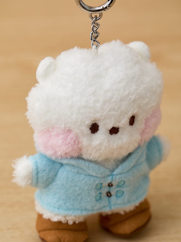 BT21 RJ minini DOLL KEYRING BOOTS EDITION, porte-clés alpaga RJ en peluche, tenue bleue, fond beige, marque BT21