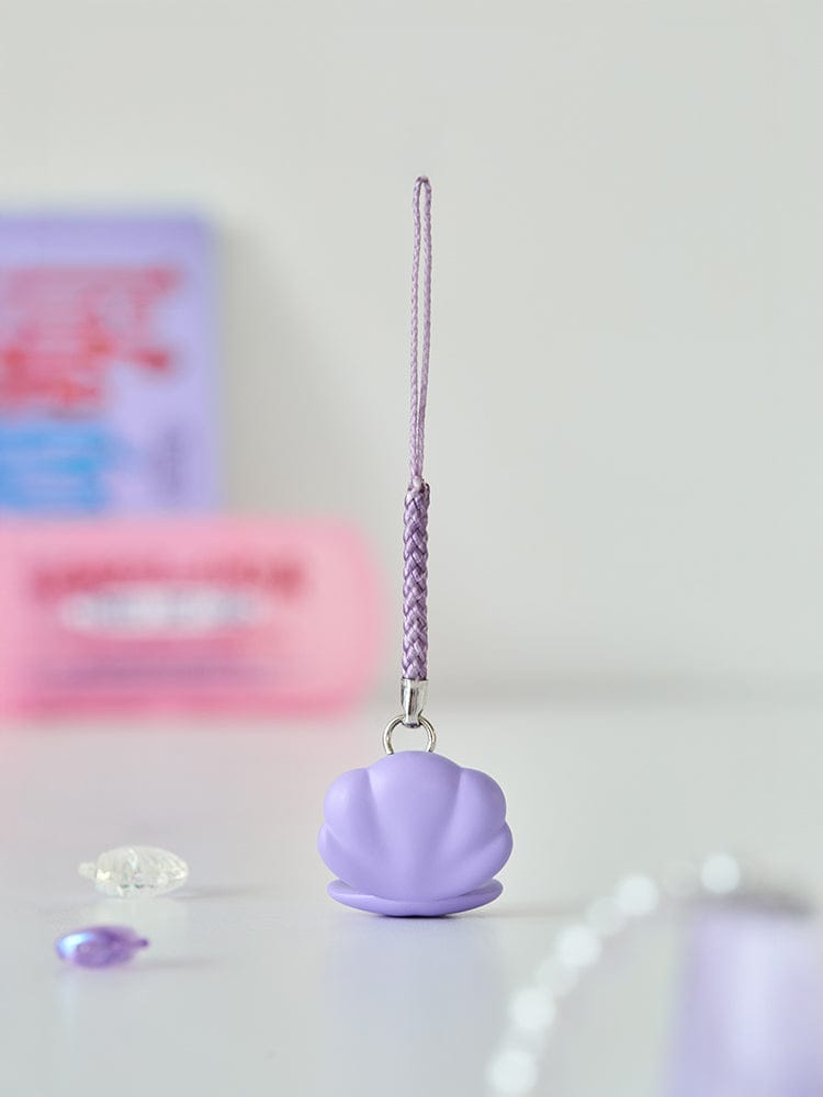 BT21 SHOOKY BABY PEARL FIGURINE STRAP, porte-clés figurine SHOOKY lilas avec lanière, fond clair, style K-pop LINE FRIENDS.