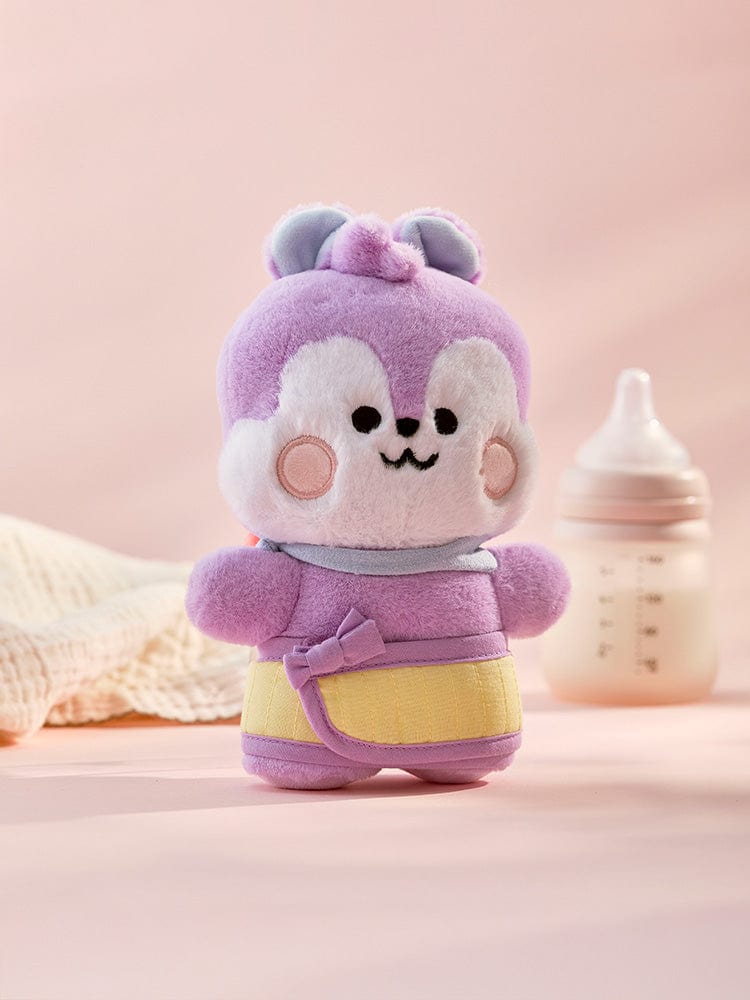 BT21 TATA BABY PLUSH CLOSET - BABY SLING NEWBORN SEASON 2, peluche TATA violet sur fond chambre bébé, biberon à côté.