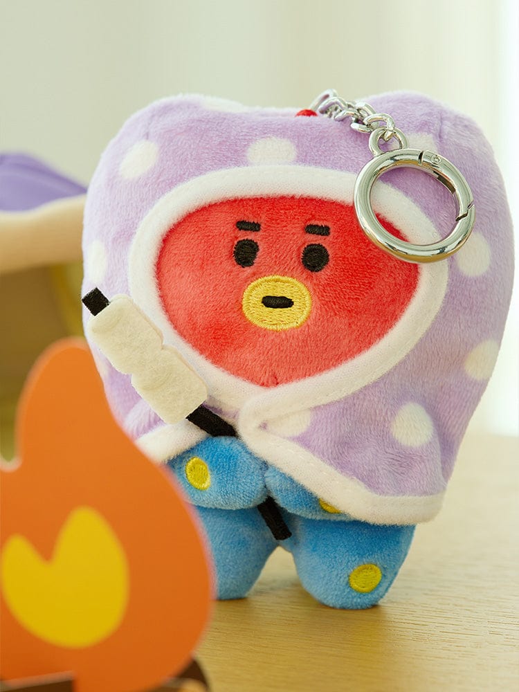 BT21 TATA DOLL KEYRING CAMPFIRE, porte-clés TATA en peluche violet LINE FRIENDS sur table, fan K-pop