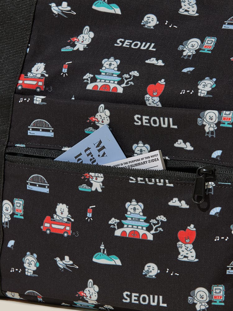 BT21 TRAVEL FOLDING BAG SEOUL EDITION : pochette noire Seouls avec personnages LINE FRIENDS, fermeture éclair, design BTS.