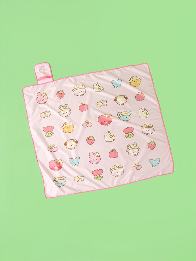BT21 mini minini PICNIC MAT PICNIC MATE LINE FRIENDS : tapis de pique-nique compact avec mini personnages sur fond vert.