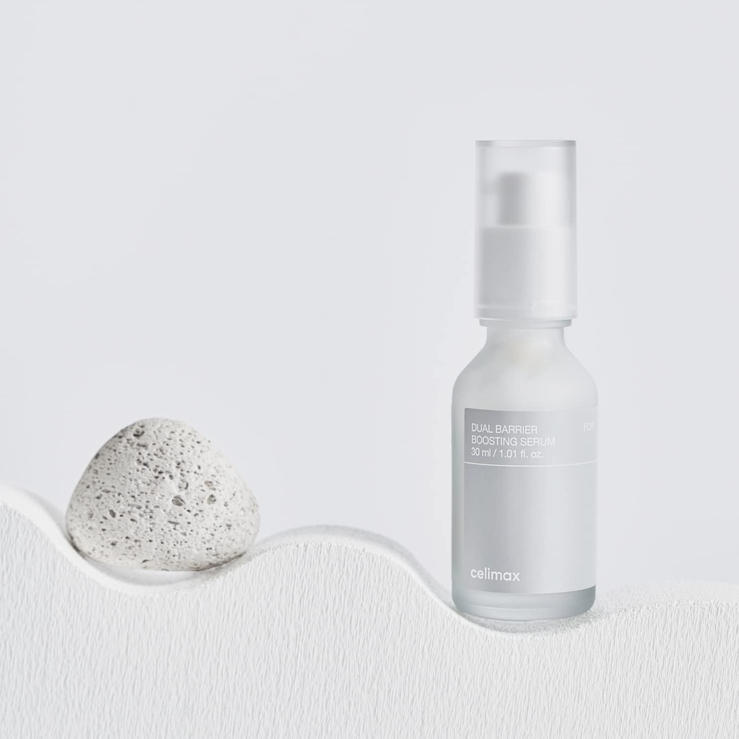CELIMAX Dual Barrier Boosting Serum 30ml de la marque CELIMAX, flacon sur fond blanc, contexte soins visage
