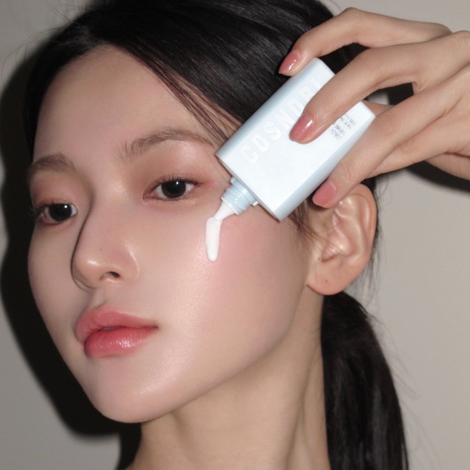 COSNORI Airy Tone Up Sun Serum