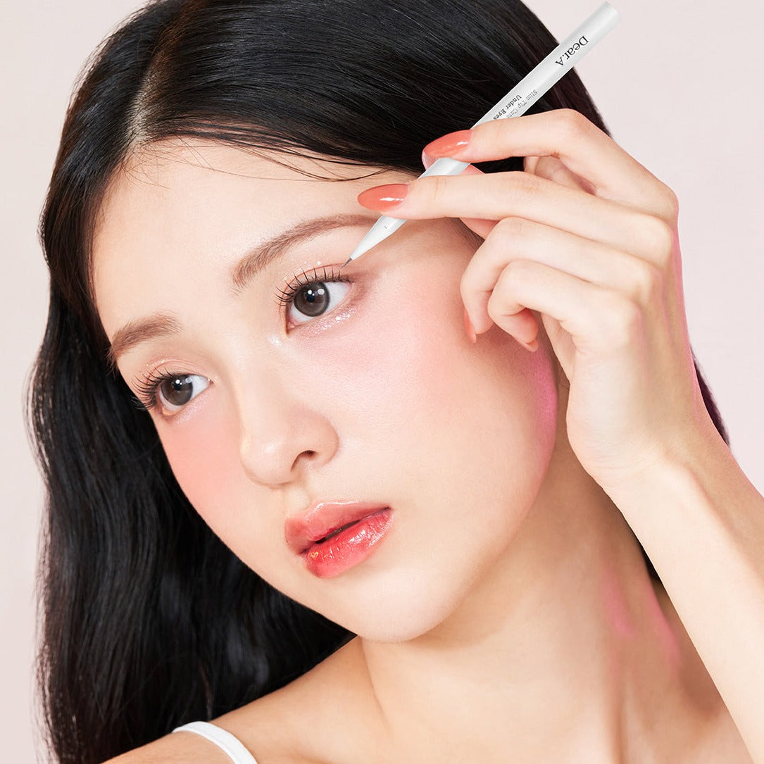 DEAR.A Slim Tip Cute Under Eyes Liner disponible sur Ma petite Coree, ton Eshop 100% K-beauty en direct de Seoul
