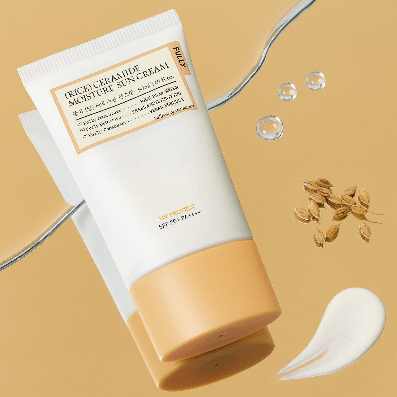 Tube de crème solaire hydratante FULLY Rice Sera Moisture Sunscreen 50ml avec texture et grains de riz, protection UV.