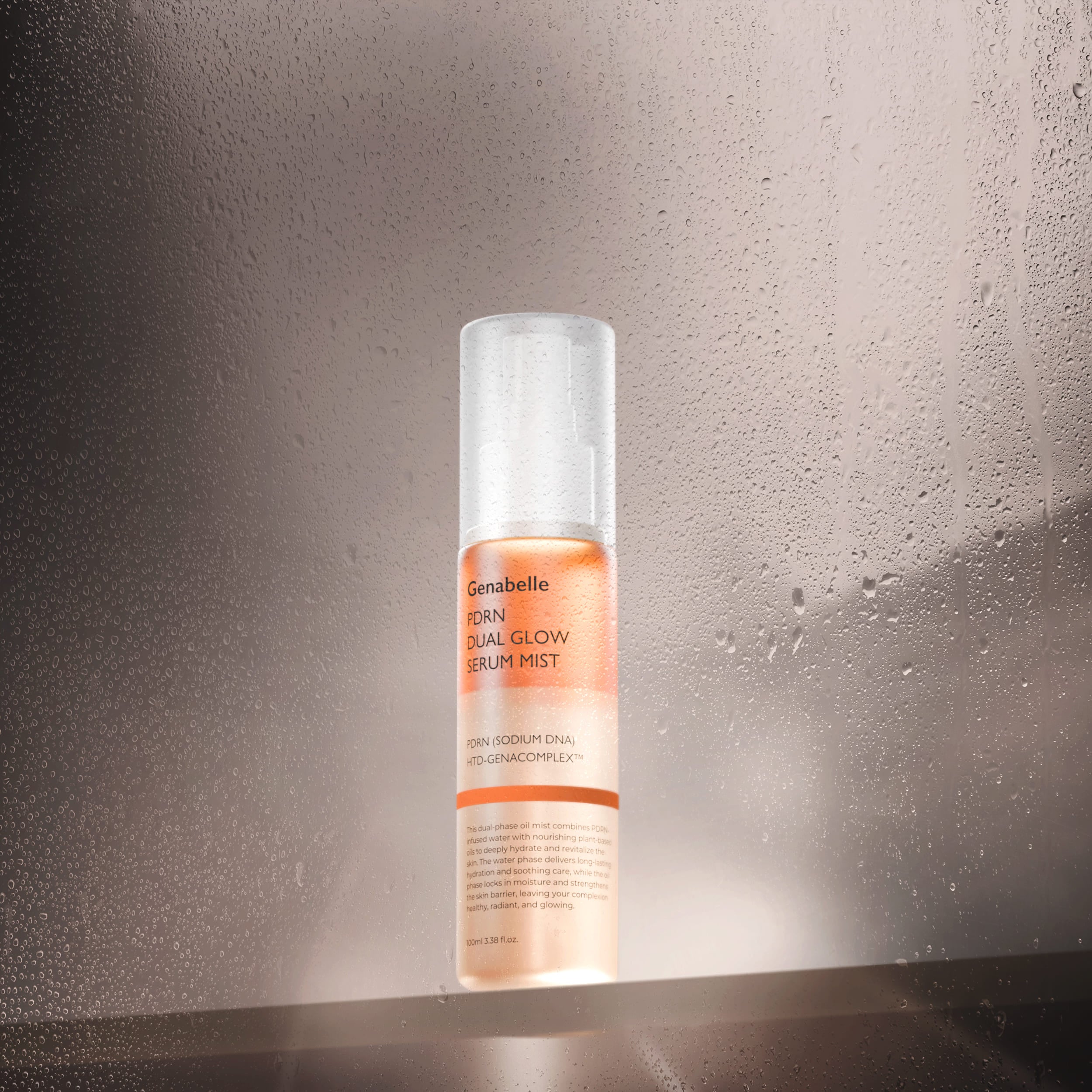 GENABELLE PDRN Dual Glow Serum Mist 100ml, brume visage GENABELLE sous gouttelettes sur fond lumineux, esthétique spa