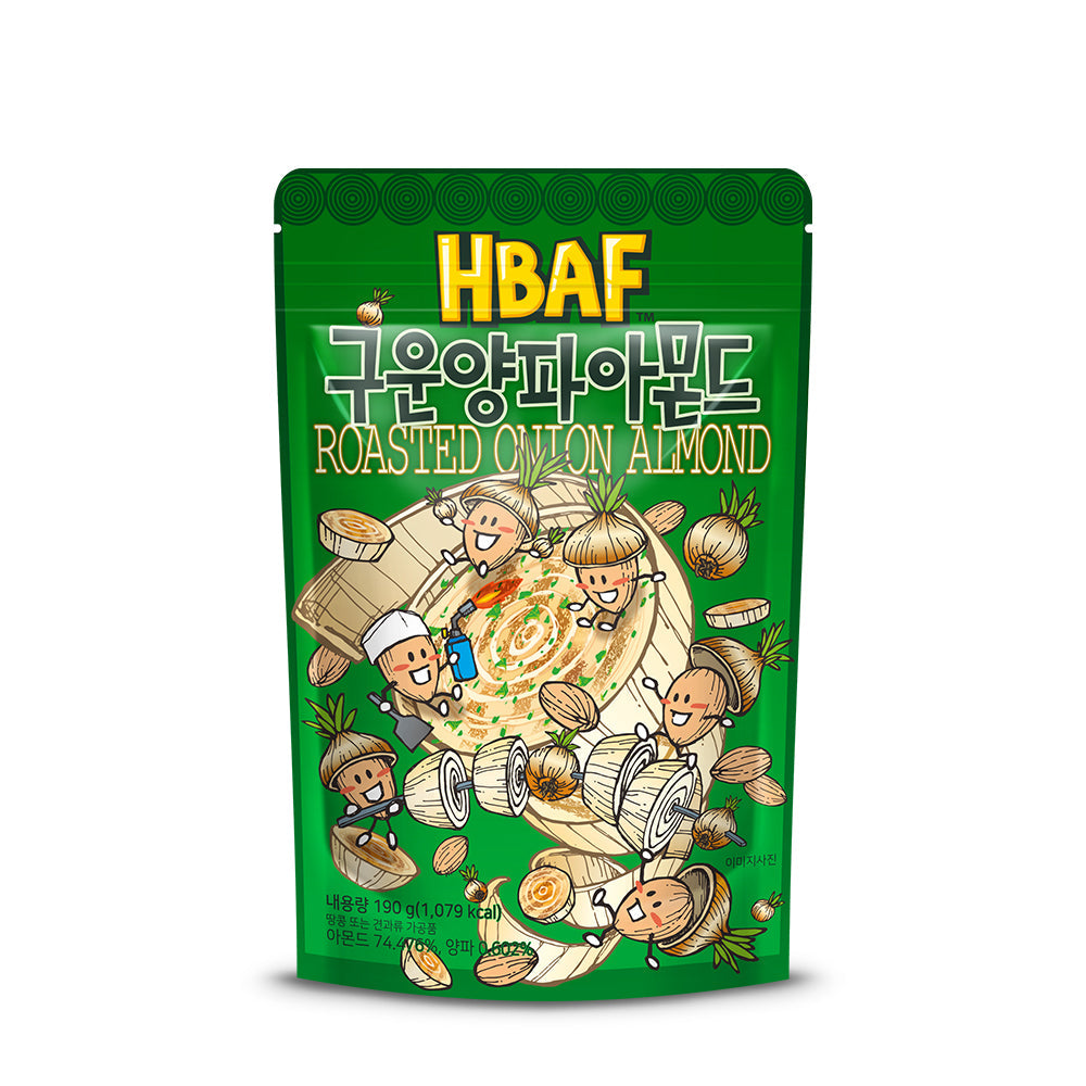 Décris l'image en français : paquet HBAF Roasted Onion Almond, amandes rôties à l'oignon, fond vert illustré.