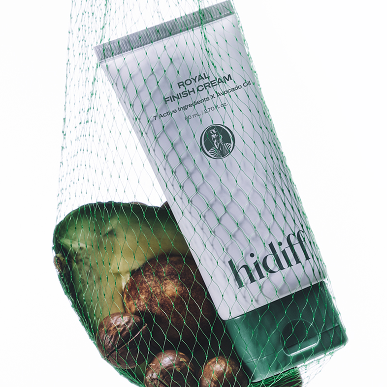 HIDIFF Royal Finish Cream 80ml dans un filet, une crème luxueuse pour une peau éclatante, présentée avec des ingrédients naturels.