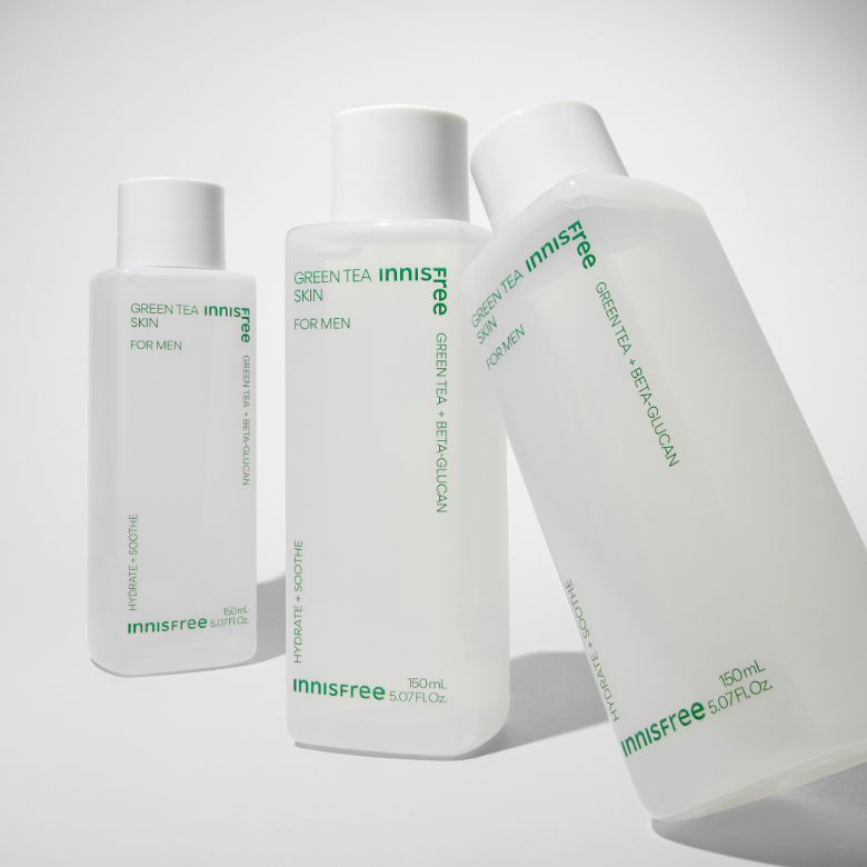INNISFREE Green Tea Skin For Men 150ml : flacons blancs INNISFREE sur fond clair, produit soins visage homme.
