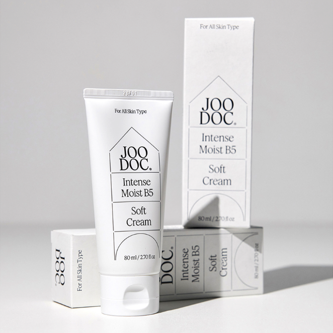 JOODOC Intense Moist B5 Soft Cream 80ml, crème hydratante sur fond clair avec tube et étui, marque JOODOC visible.