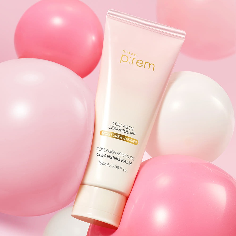 Crème MAKE P:REM Collagen Moisture Cleansing Balm 100ml sur fond de ballons roses et blancs.
