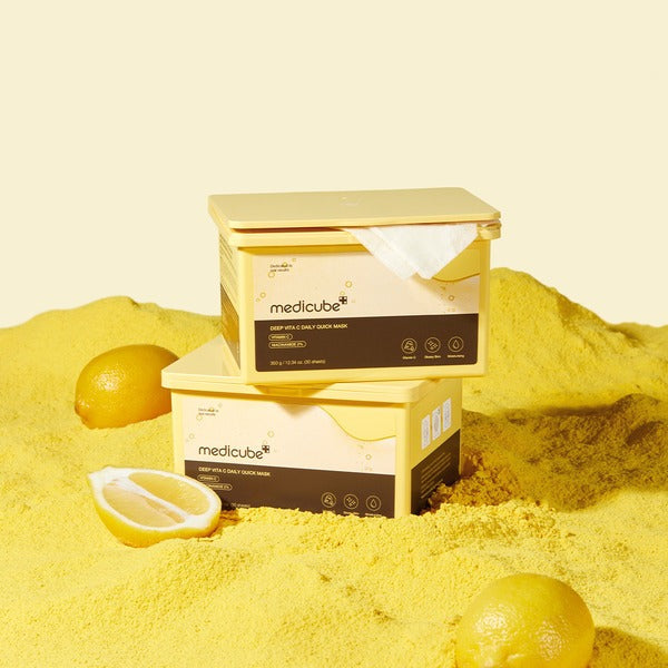 MEDICUBE Deep Vita C Daily Quick Mask 30 Sheets, marque medicube, coffrets sur fond jaune avec citrons et poudre