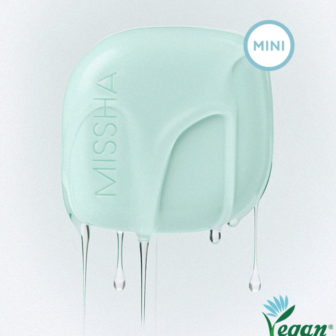 MISSHA Layering Fit Fine Phytomucin Serum Cushion Mini : boîtier cire mint MINI, gouttes, fond clair, marque MISSHA