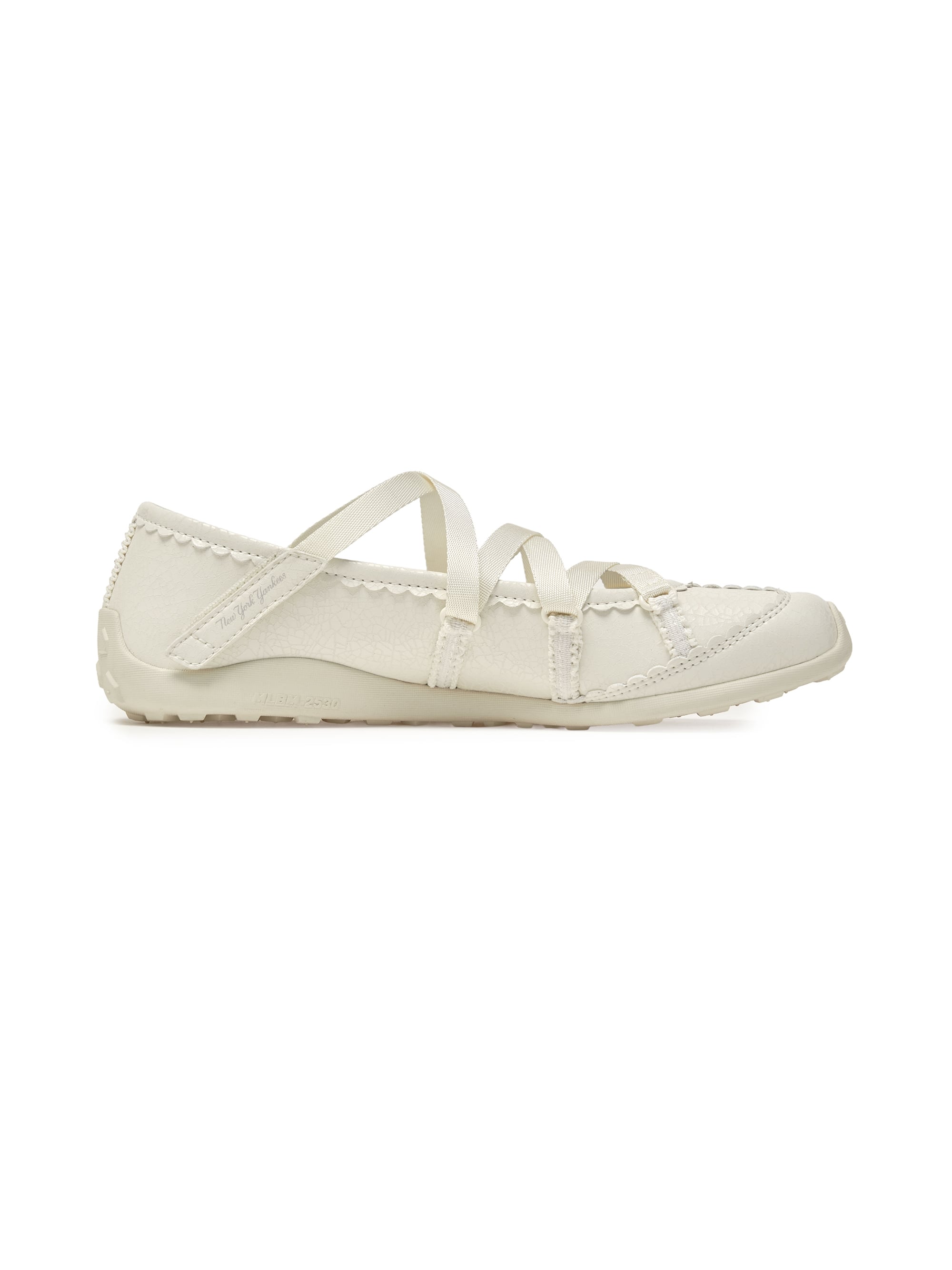 MLB Flare Mary Jane New York Yankees CREAM : chaussure crème, style Mary Jane, vue de profil sur fond blanc, MLB.