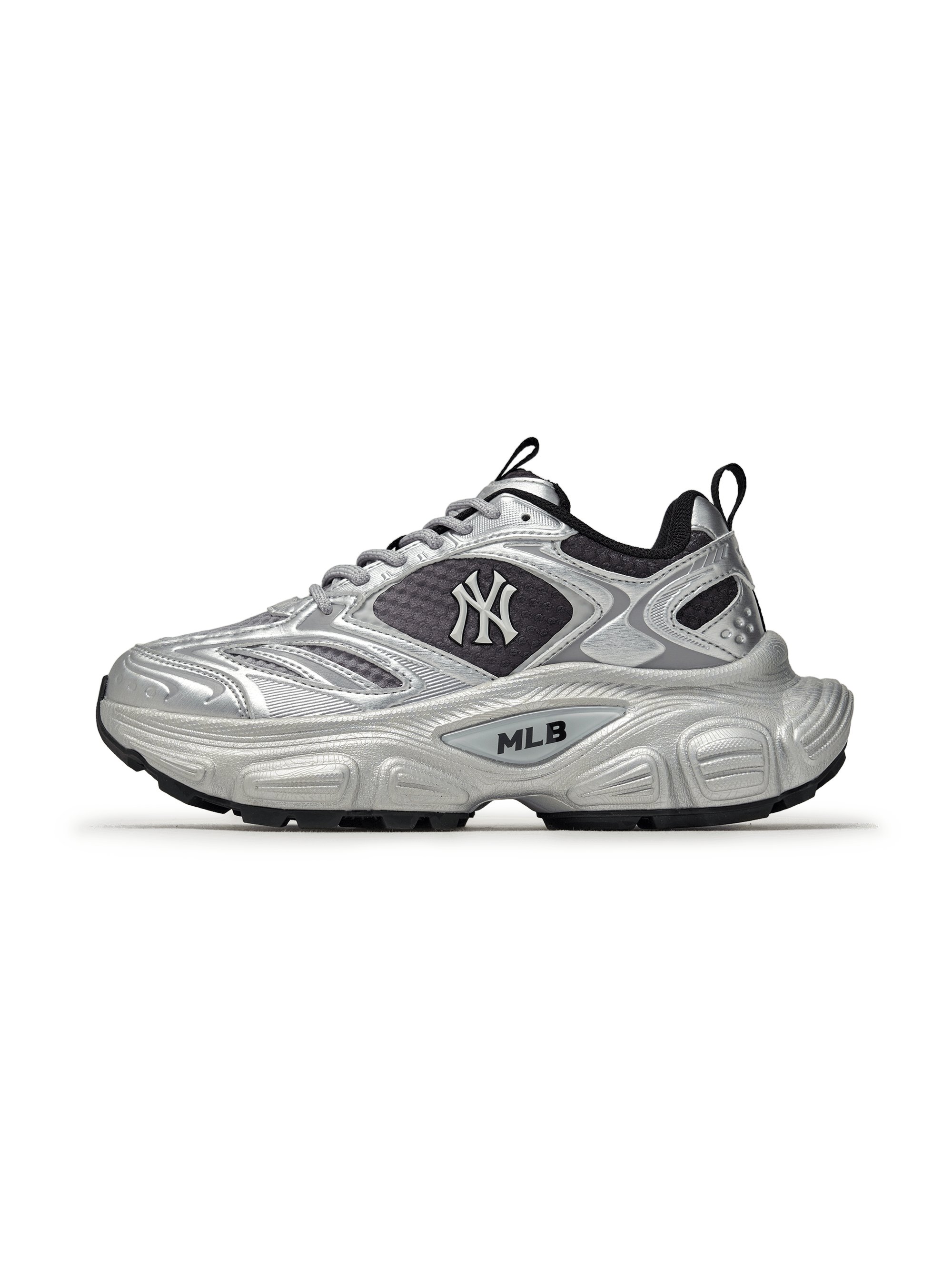 MLB Winner Chunky SV New York Yankees SILVER : chaussure MLB argentée, logo NY, vue latérale sur fond clair.