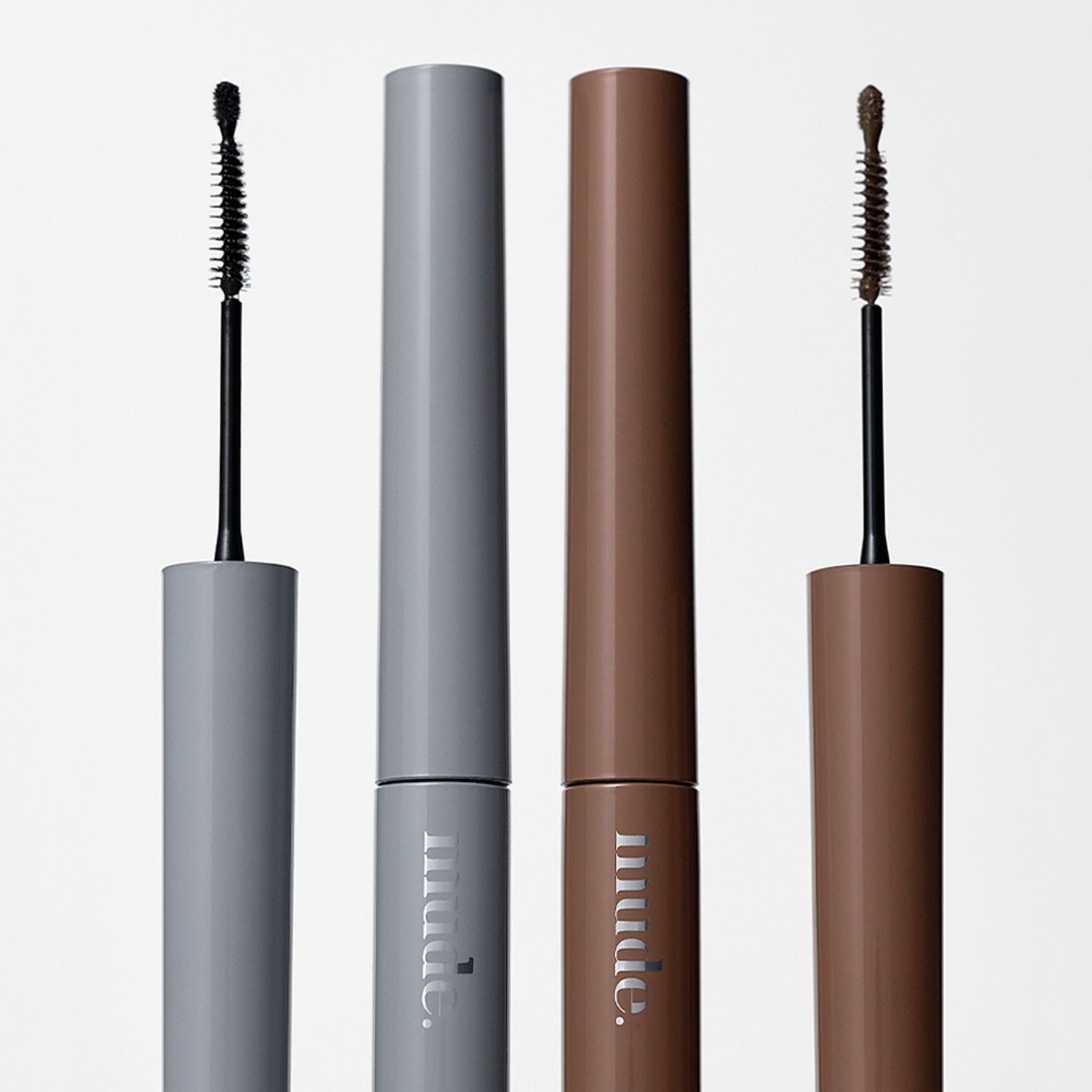 MUDE Eye Eye Ting Ting Serum Shot de la marque MUDE, sérum contour des yeux présenté en flacons sur fond blanc.