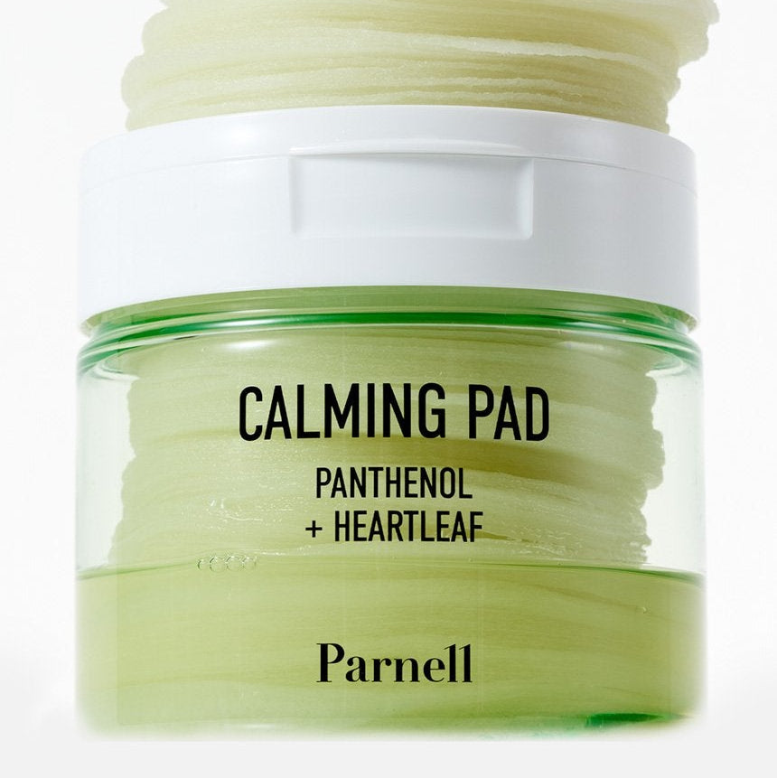 PARNELL Panthenol Heartleaf Calming Pad 60pads, pot vert et blanc “CALMING PAD” sur fond clair, image produit.
