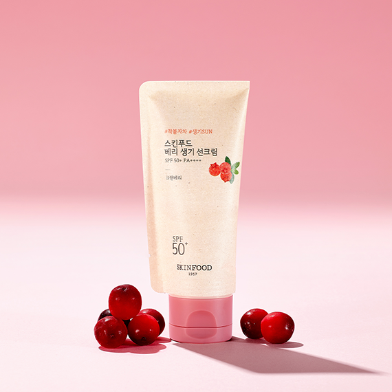 SKINFOOD Berry Glowing Sun Cream 50ml disponible sur Ma petite Coree, ton Eshop 100% K-beauty en direct de Seoul