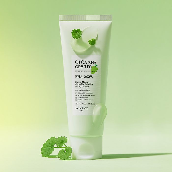 SKINFOOD Shine Muscat Cica Baja Cream 70ml : crème visage sur fond vert, feuilles de cica, pack produit SKINFOOD.
