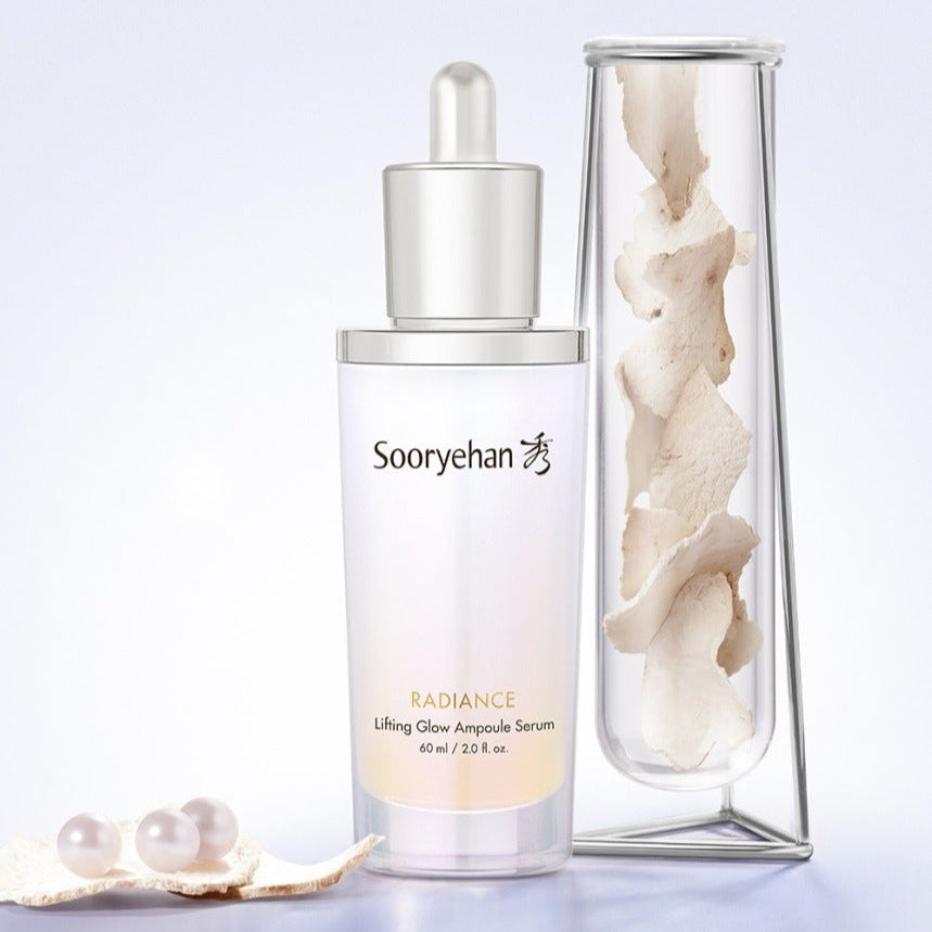 SOORYEHAN Radiance Elasticity Glow Ampoule 60ml, sérum de la marque Sooryehan sur fond blanc, pompe et ampoule en verre.