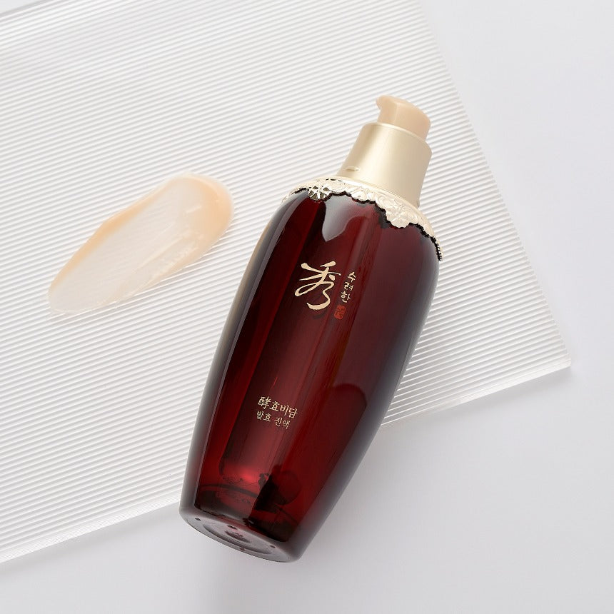 Flacon de SOORYEHAN Hyobidam Fermented Liquid 45ml sur une surface texturée, produit de beauté fermenté pour soin de la peau.